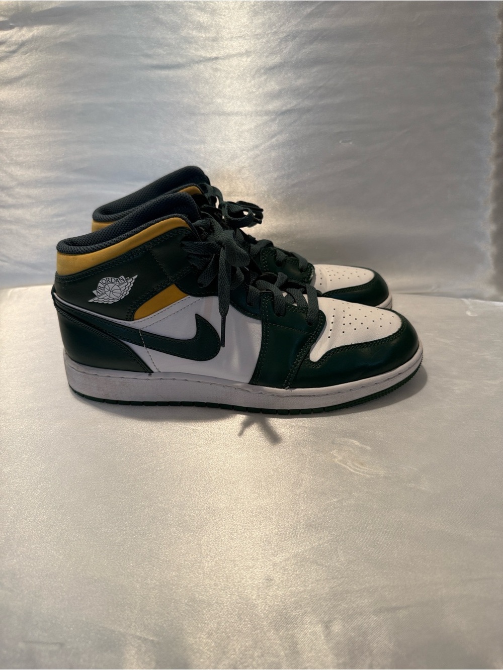 Air Jordan 1 Mid Sonics big kid 7Y